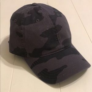American Eagle camo hat